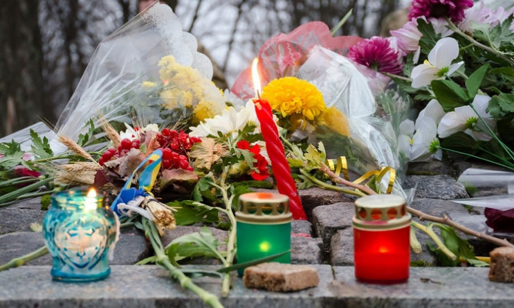 Годину назад у віці 38 років помер український видатний актор і людина гігант: родина та колеги натовпами несуть квіти