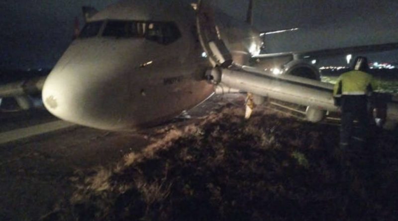 Я молилася і прощалася зі всіма: Українка виклала фото з салону літака, який попав в аварійну ситуацію повертаючись з відпочинку в Єгипті