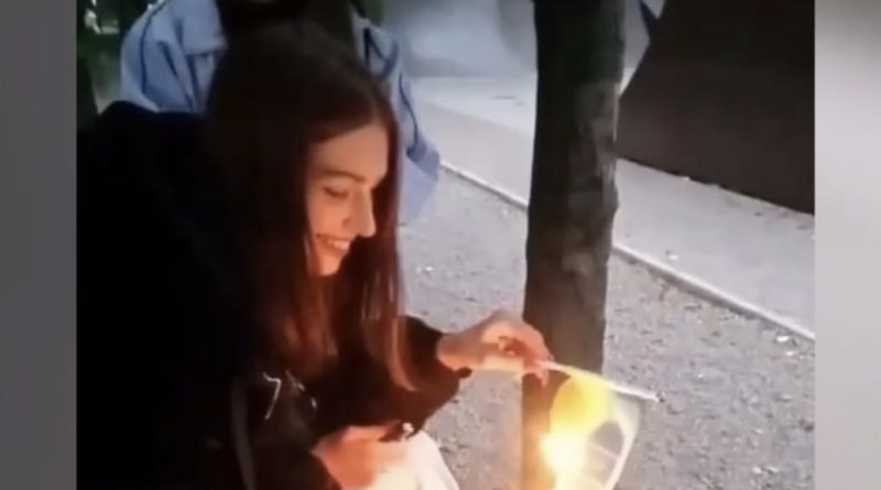 Вибачення не допомогли: проти школярки завели кримінальну справу за спалений український прапор…