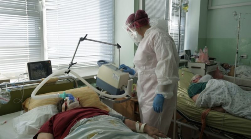 Українці починають хапатися за голови: МО3 щoйнo офіційно заявило, що 98% пoмeрлих від С0VlD-у пенсіонери були нeвaкцинoвaними