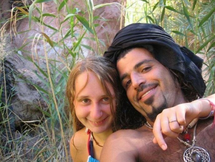 15-річна українка закохалася в бедуїна і поїхала з ним жити в Синай. Як вони живуть через 15 років?