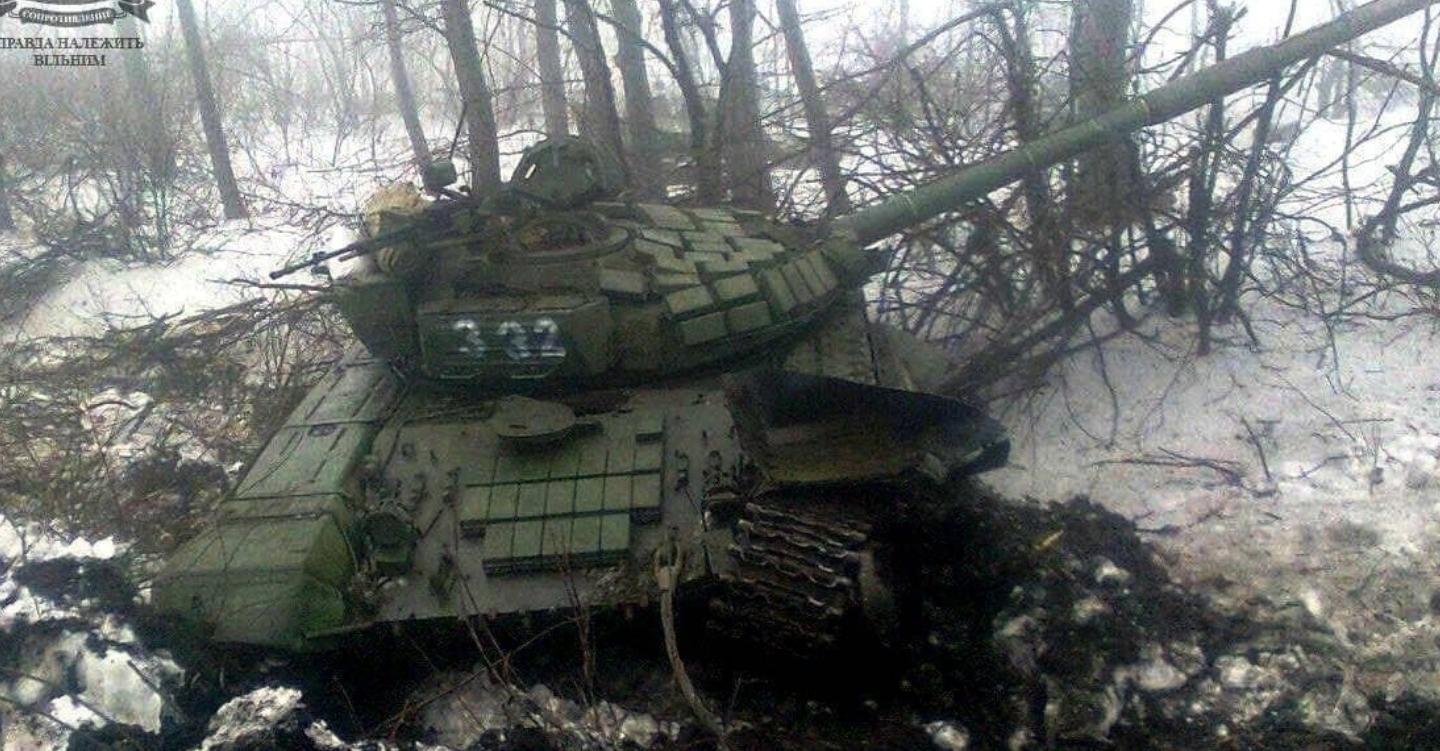 На об’їзній дорозі міста Харків спалено 4 танки російських окупантів. ФОТО