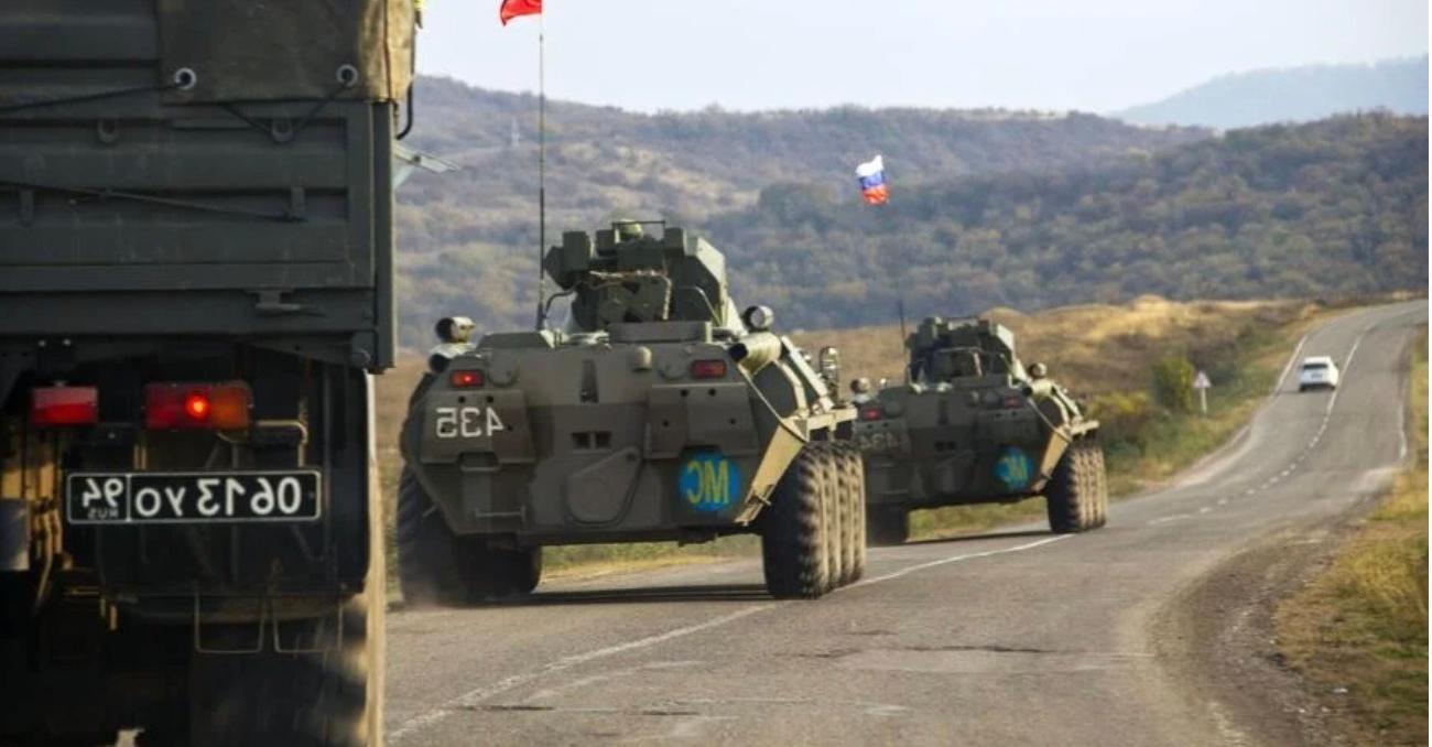 Азербайджанські військові зупинил і з позором розвернули російську військову колону назад звідки приїхали