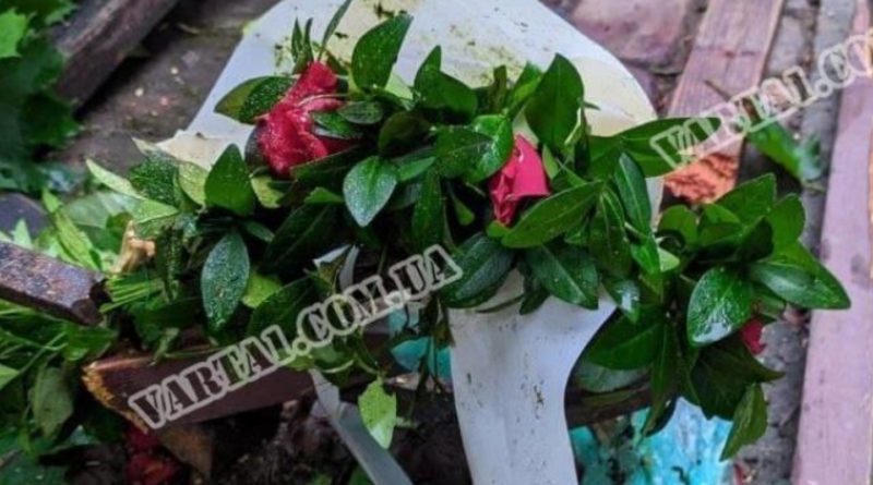 Закохані загинули за лічені секунди: під час буревію у Львові на молодь впало дерево