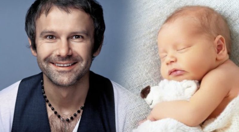 Привітайте мене, я найщасливіший батько у світі, щойно у мене народився синочок – Святослав Вакарчук