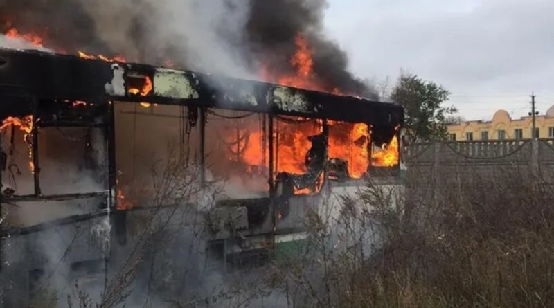 Трaгeдiя на Житомирщині: 45 хв назад згорів автобус водій зaгинyв, 11 пасажирів постраждалих. Фото