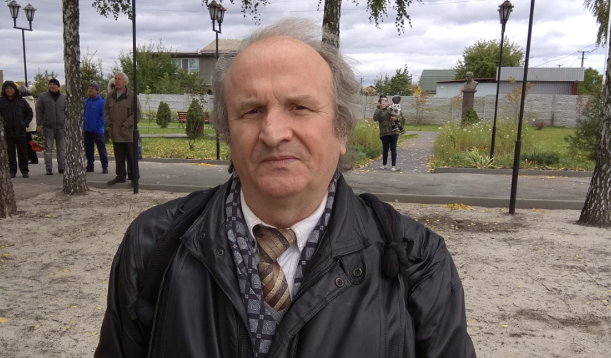 “Прив’язують мені до ліжка руки та ноги. Дають укол сульфазін. Одразу температура скочила до 40, я 0бмочився і впав у безпам’ятство. Просипаюсь, стоїть наді мною лікар Кузнєцов: «Ну, что ломает?».