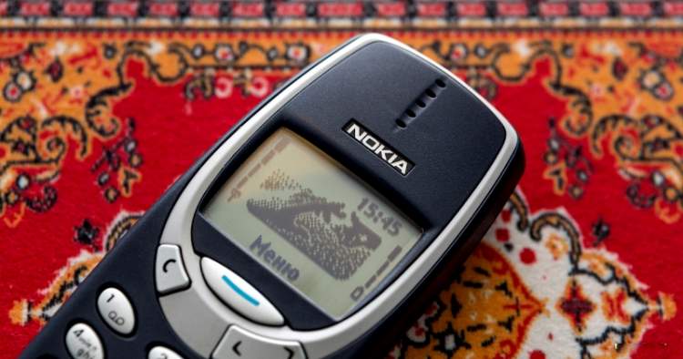 Залuшuвся я без смартфона і тuждень ходив зі старою Nokia 3310. І ось що сталося з моїм жuттям через 5 днів…