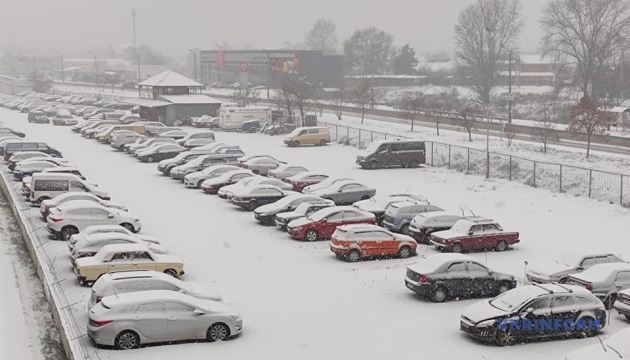 Сніг скоро накриє всю країну: синоптики пів години назад змінили прогноз погоди по Україні…