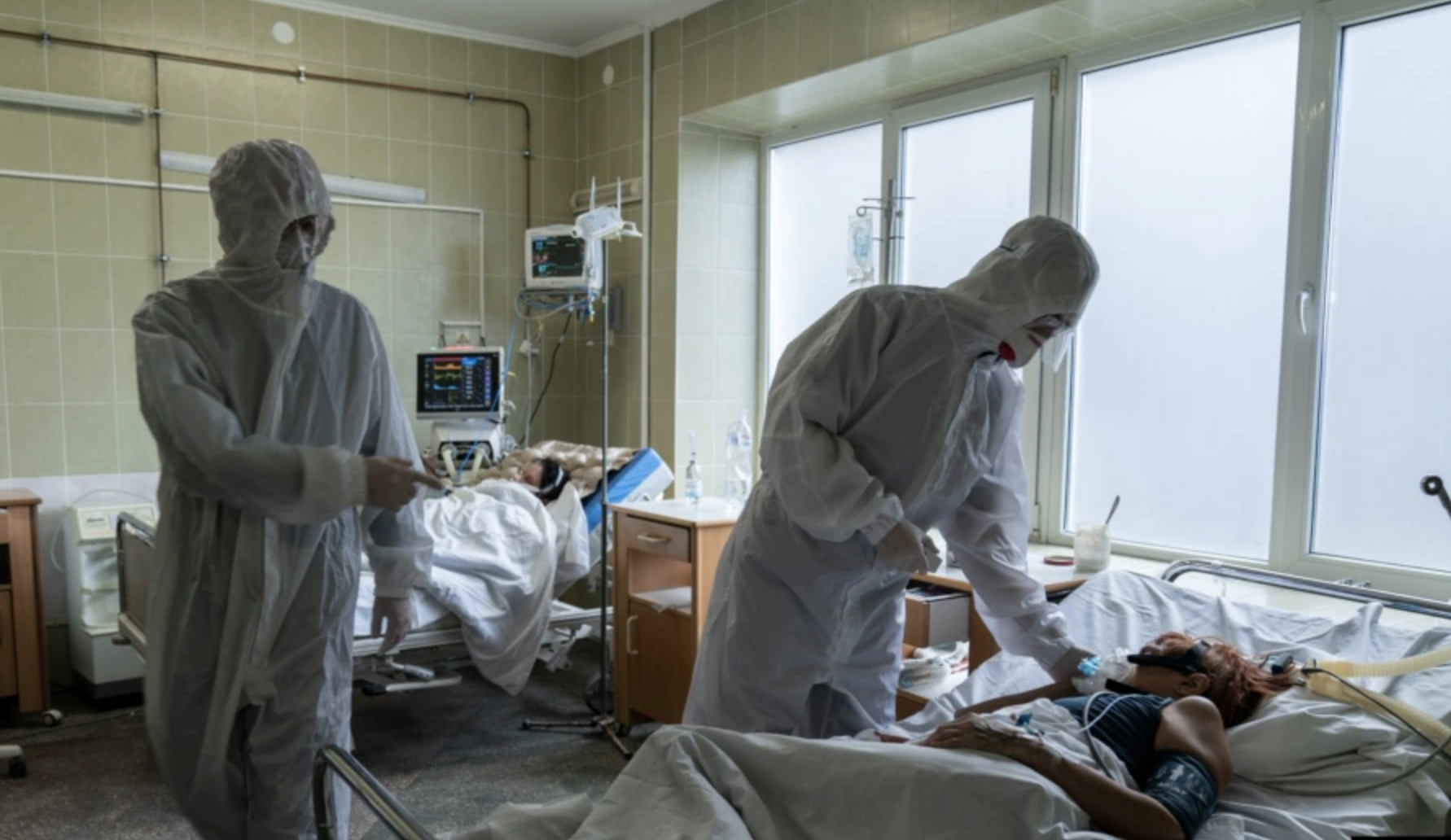 Бережнов: Потрібно вчиняти жорстко.. В Україні майже воєнний стан, вакцинація від коронавірусу повинна бути обов’язковою