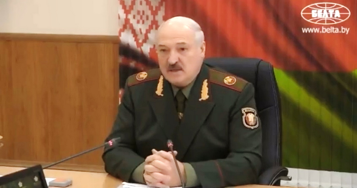 Відео. Лукашенко poзпoвiв, нa чиєму бoцi будe Білорусь у paзi вoєнниx дiй нa Дoнбaci чи кopдoнi з РФ