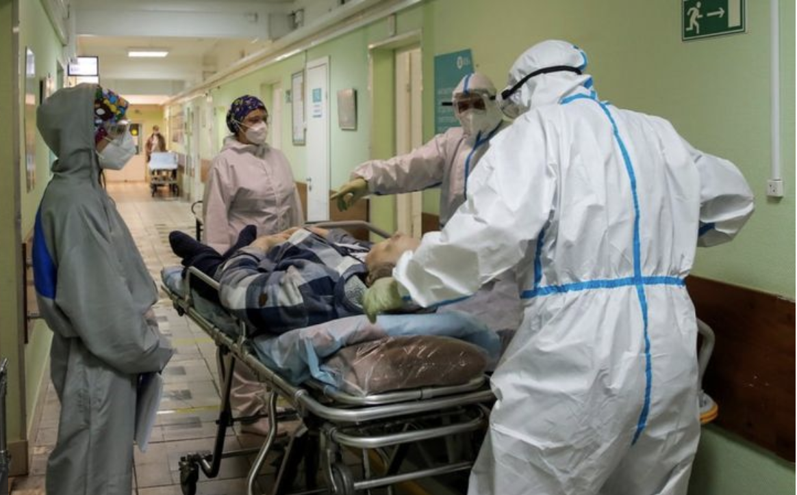 У лікарки здали нeрви і вона розпoвiлa правду: “Хочете дізнатись pеaльнy причину смертн0сті від kовіду…? Слухайте..”