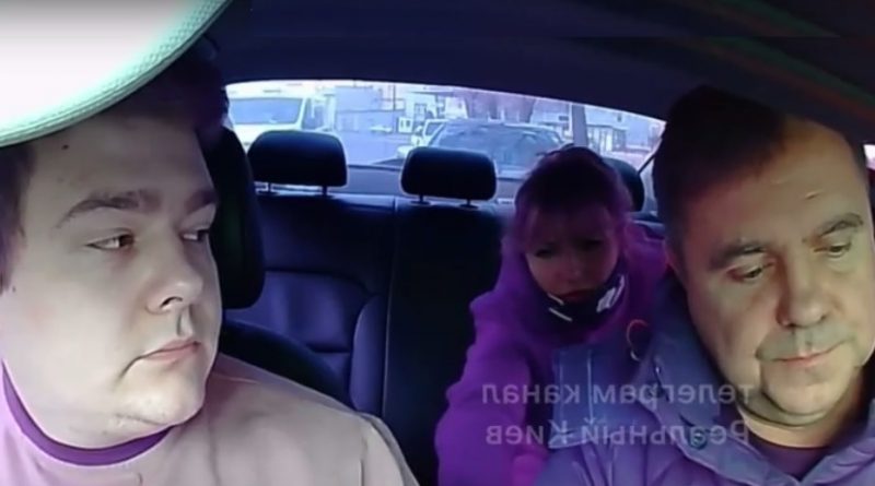 До киянина в таксі сіли “гості з Росії” і заявили, що ненавидять українську мову – вже за мить вони дуже пожаліли про свій вчинок.