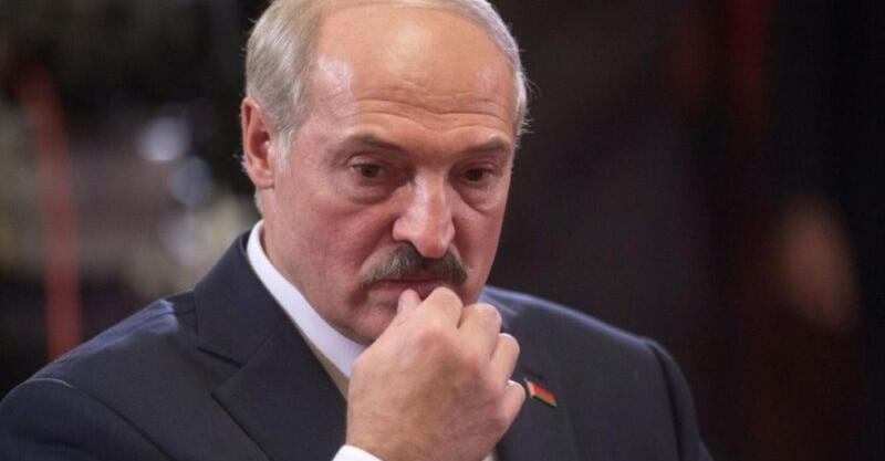 Лукашенко в колосальній небезпеці: з’явилась інформація, куди вже зібрався втікати диктатор