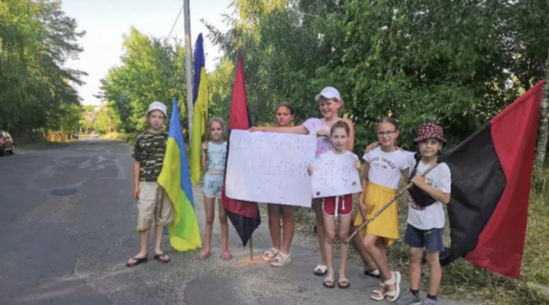 Таке неможливо забути – гляньте, що зробили Маленькі діти для українських десантників. ВІДЕО