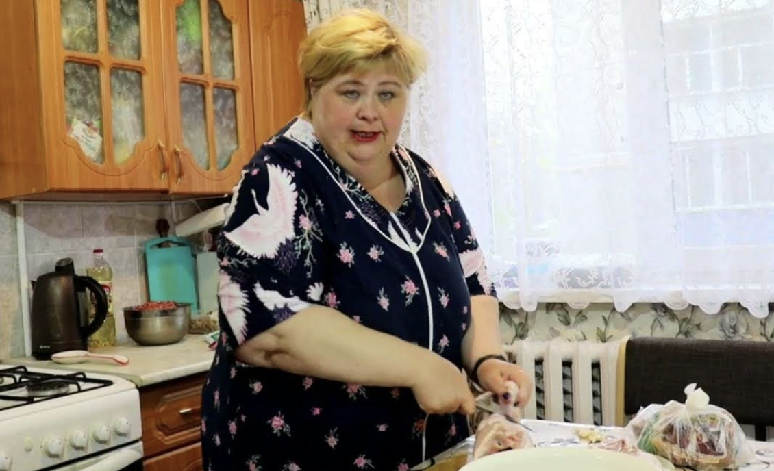 Я спеціально сфотографувала, щоб усім показати, яка в мене невістка! Бо ж не вірять люди! – Коли я випадково почула розмову свекрухи з моєю мамою – не знала, що й казати. Як реагувати на такі вчинки та спілкуватися далі. Та неочікувано втрутився мій чоловік. Ніколи не думала, що він так відреагує на це.