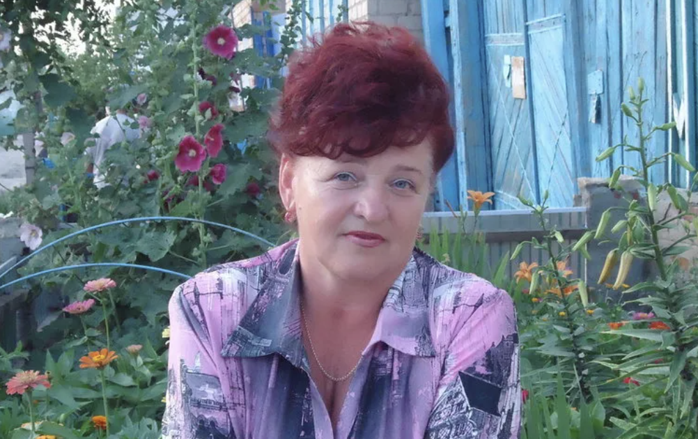 Свекруха звикла сидіти на шиї у свого сина. Ігор постійно оплачував всі рахунки Ірини Іванівни й давав гроші на її потреби. Так тривало до появи у нас дитини. Тоді Ігор пішов в декрет, а я працювала. Але проблеми на цьому не закінчилися. Випадково дізналась куди чоловік витрачає зароблені мною гроші, терпінню прийшов кінець. Тоді розгорівся справжній скандал.