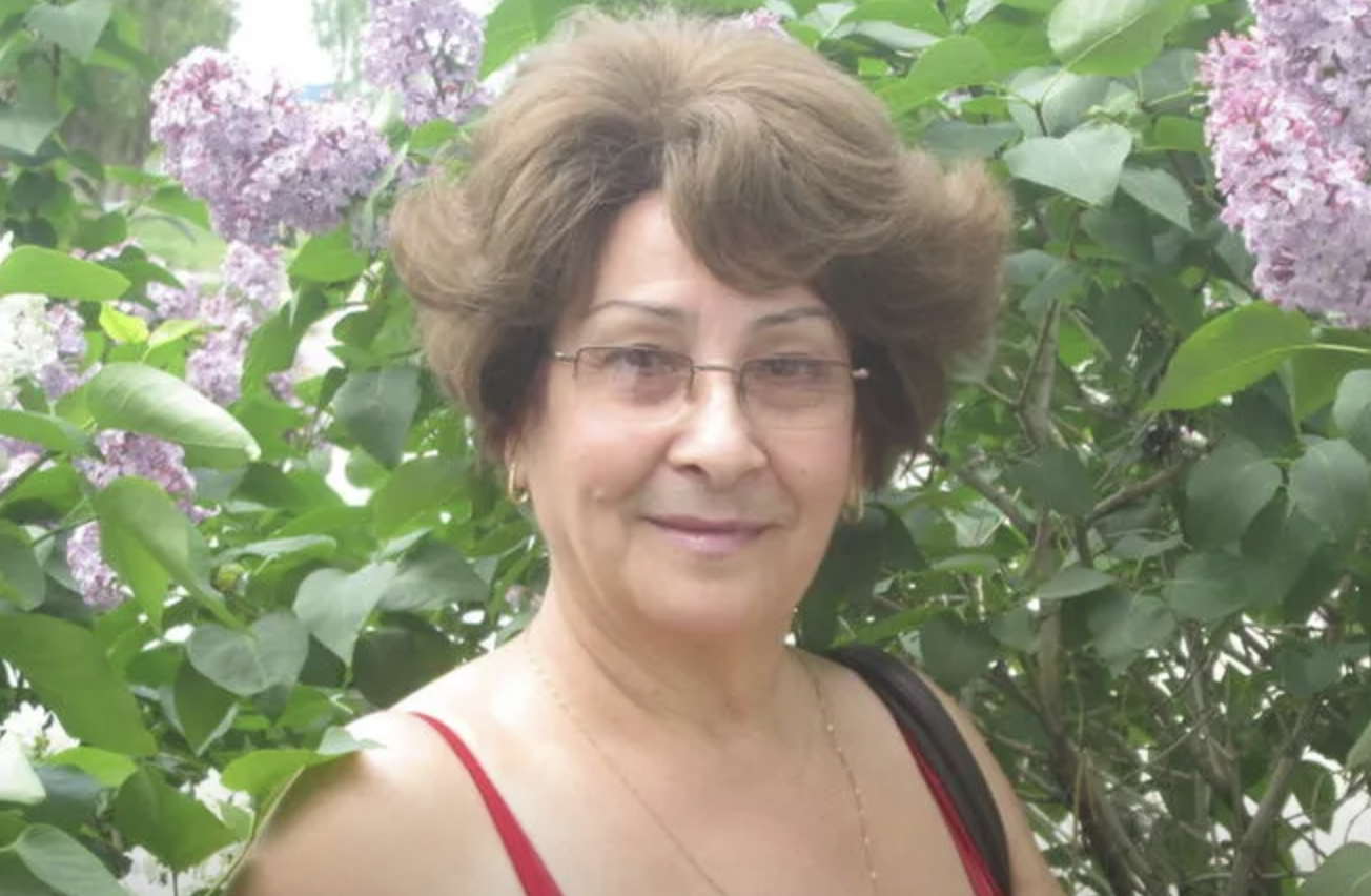 Чоловіка мого немає уже понад 10 років, він був дуже хорошим. Єдина риса, яка мені не подобалась – був занадто економним. Ми всі гроші відкладали, а для себе не жили ніколи. Вже на пенсії вирішила це змінити, спонукав один випадок.