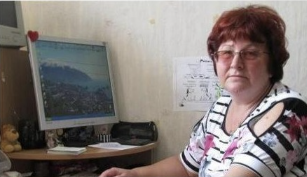 Побачила коментар мами до мого фото в фейсбуці і розридалася! Мало того, що вона мене кинула і виїхала в Канаду, то ще й таке сміє казати!