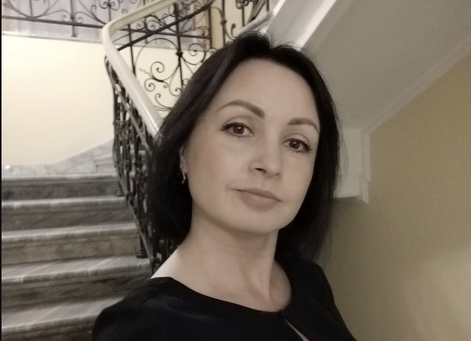 Не роби зла, а то бумерангом повернеться. Цю просту істину моя сестра 28-річна. Свого часу не врахувала. Спочатку залишила мене без законної спадщини, а тепер, через роки мовчання, з’явилася і почала вмовляти забути колишні образи. А все тому, що їй потрібна моя допомога…