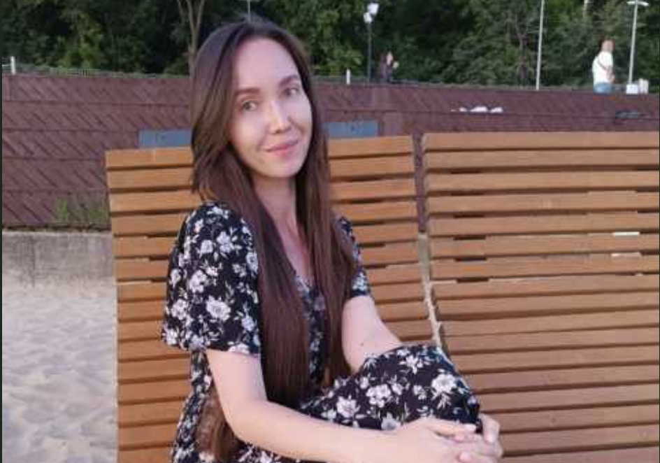 Вам не варто більше народжувати. Краще зупинитися. – Не виключені проблеми зі здоров’ям. А вам воно потрібно? Двоє здорових хлопчиків! Хіба це не щастя? – Я хочу дівчинку… – Розумію. Але подумайте, як слід. Вашим дітям потрібна здорова мама.